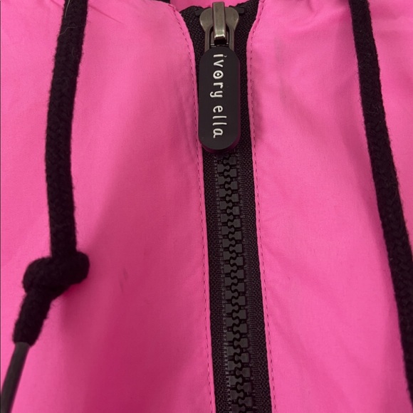 Brand new windbreaker - Picture 4 of 10